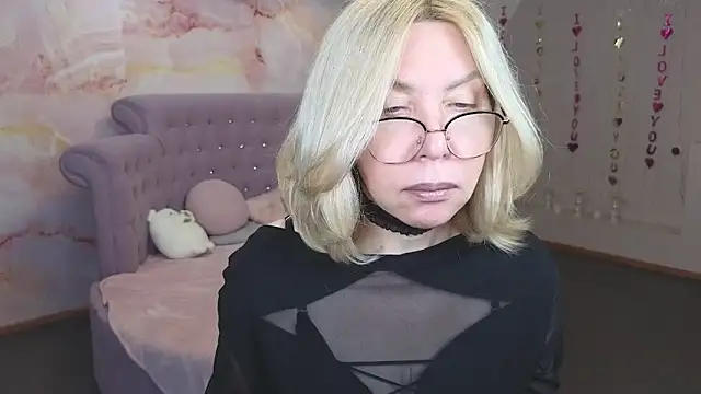 Snapshot of Wendy_Waves chatting on 09.27.25 Wendy Waves online show from 09.27.25