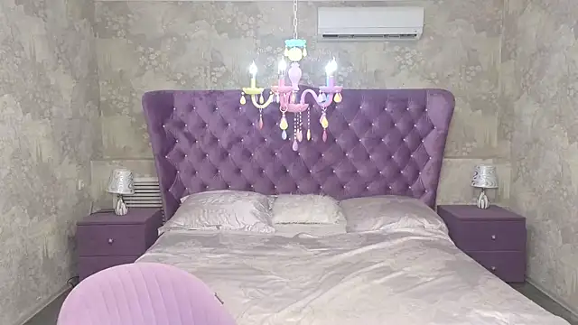 Snapshot of Wendy_Waves chatting on 11.15.25 Wendy Waves online show from 11.15.25