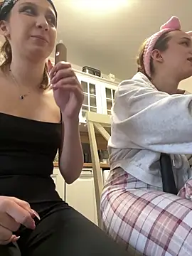 Snapshot of yourfavpsy_ chatting on 03.27.26 yourfavpsy online show from 03.27.26