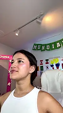 Snapshot of LUNAA___ chatting on 07.10.26 LUNAA online show from 07.10.26