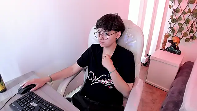 Nathaly ds online show from 12.13.25