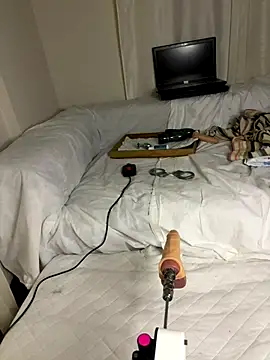 Ozge-SluttyScream69 online show from 11.26.25