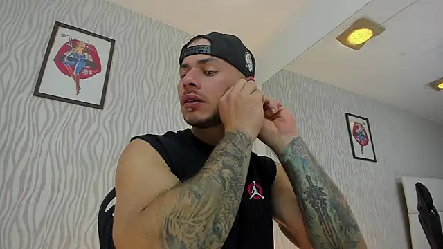 Snapshot of dylan_jacobx chatting on 09.20.25 dylan jacobx online show from 09.20.25