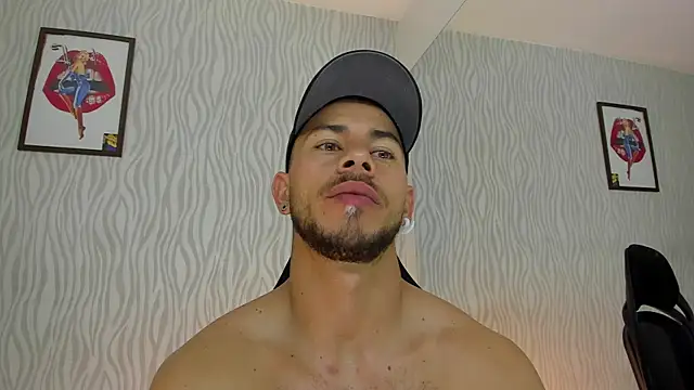 Snapshot of dylan_jacobx chatting on 10.11.25 dylan jacobx online show from 10.11.25