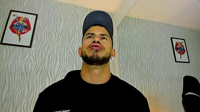 Snapshot of dylan_jacobx chatting on 10.23.25 dylan jacobx online show from 10.23.25