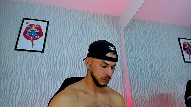 Snapshot of dylan_jacobx chatting on 11.12.25 dylan jacobx online show from 11.12.25