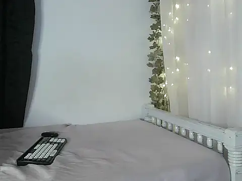 lishainparis18 online show from 09.27.25