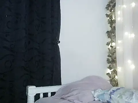 lishainparis18 online show from 11.20.25