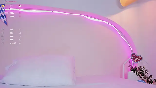 Snapshot of sweetluu_ chatting on 09.27.25 sweetluu online show from 09.27.25