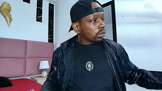 Snapshot of muller_asher chatting on 09.19.25 muller asher online show from 09.19.25