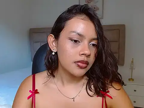 Snapshot of Mariannexoxx chatting on 11.07.25 Mariannexoxx online show from 11.07.25