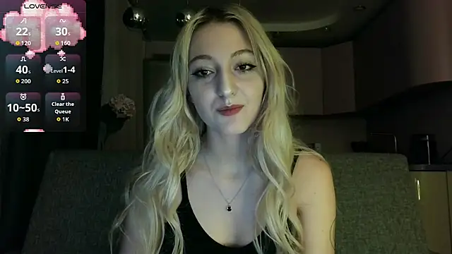 Snapshot of white_liillyy chatting on 09.12.25 white liillyy online show from 09.12.25