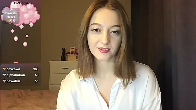 white liillyy online show from 12.15.25