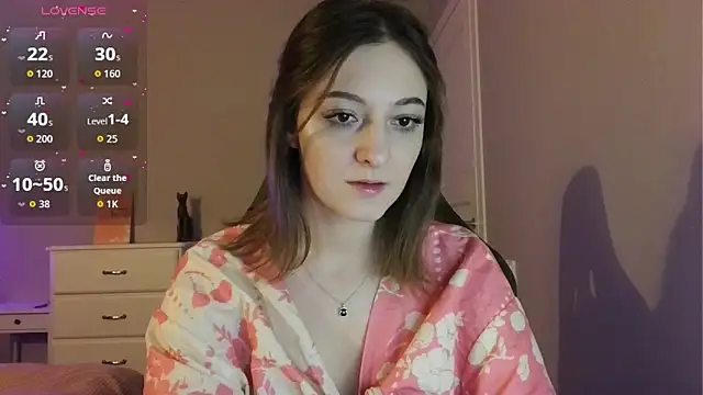 Snapshot of white_liillyy chatting on 04.22.26 white liillyy online show from 04.22.26