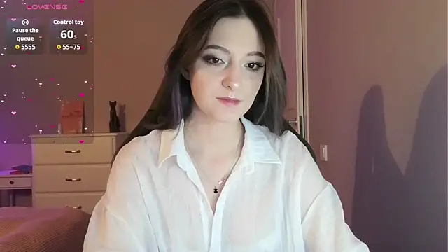 Snapshot of white_liillyy chatting on 05.05.26 white liillyy online show from 05.05.26