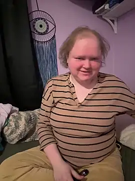 Snapshot of KadiSparkle chatting on 02.01.26 KadiSparkle online show from 02.01.26