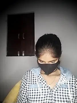 Snapshot of Sexey-Puja chatting on 10.23.25 Sexey-Puja online show from 10.23.25