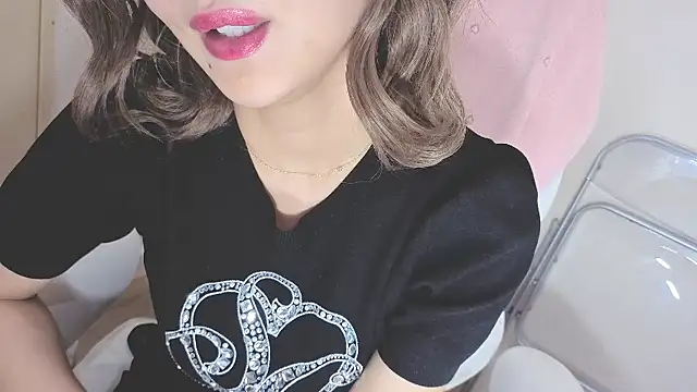 Snapshot of miho-ch chatting on 06.19.26 miho-ch online show from 06.19.26