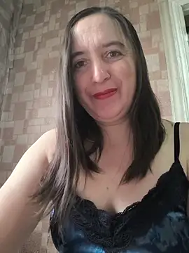 Snapshot of EvelinCutex chatting on 12.04.25 EvelinCutex online show from 12.04.25