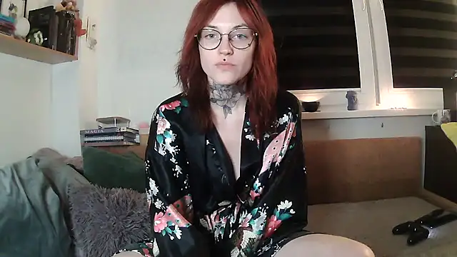 Snapshot of Zelesuida chatting on 11.02.25 Zelesuida online show from 11.02.25