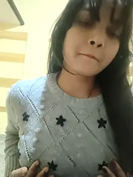 Snapshot of RAYI_Queen_2 chatting on 11.05.25 RAYI Queen 2 online show from 11.05.25