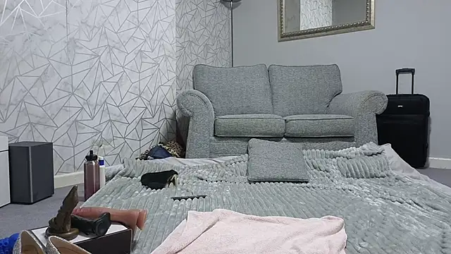 Velvet-Secrets online show from 04.24.26