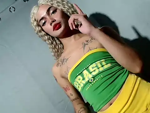 Snapshot of hugecockbabe chatting on 03.04.26 hugecockbabe online show from 03.04.26