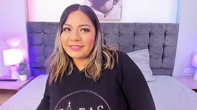 Snapshot of isabella_horney_ chatting on 09.28.25 isabella horney online show from 09.28.25