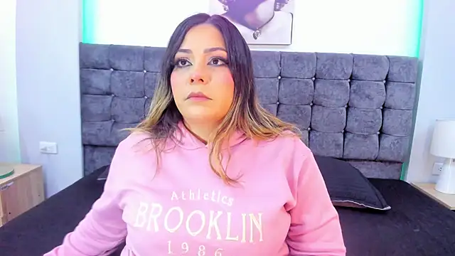 isabella horney  online show from 12.16.25