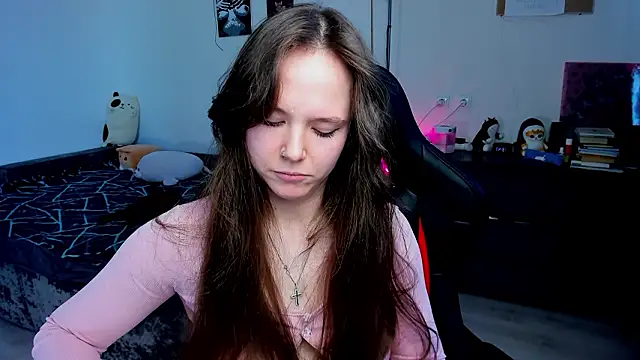 Snapshot of cute_little_ass chatting on 03.27.26 cute little ass online show from 03.27.26