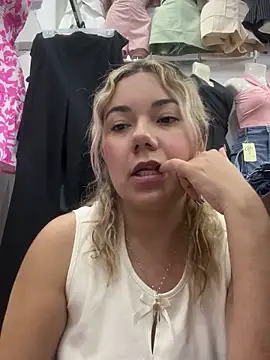 Snapshot of Fabii15 chatting on 09.11.25 Fabii15 online show from 09.11.25