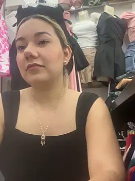 Snapshot of Fabii15 chatting on 09.17.25 Fabii15 online show from 09.17.25