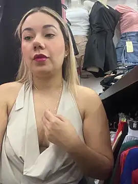 Snapshot of Fabii15 chatting on 09.24.25 Fabii15 online show from 09.24.25