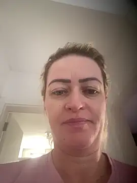 Snapshot of Alerquinasc chatting on 12.19.25 Alerquinasc online show from 12.19.25