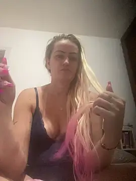 Snapshot of Alerquinasc chatting on 02.04.26 Alerquinasc online show from 02.04.26