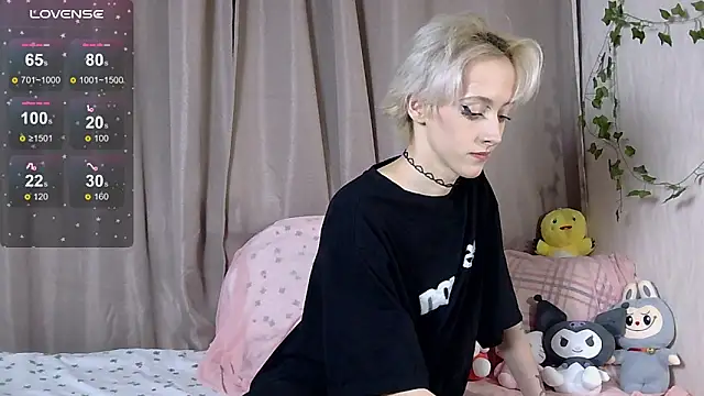 Snapshot of NextVibe_ chatting on 11.24.25 NextVibe online show from 11.24.25