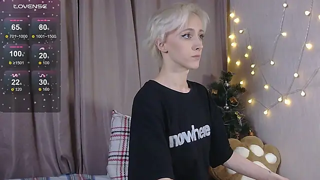 Snapshot of NextVibe_ chatting on 12.20.25 NextVibe online show from 12.20.25