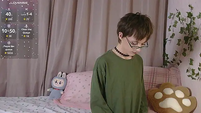 Snapshot of NextVibe_ chatting on 04.10.26 NextVibe online show from 04.10.26