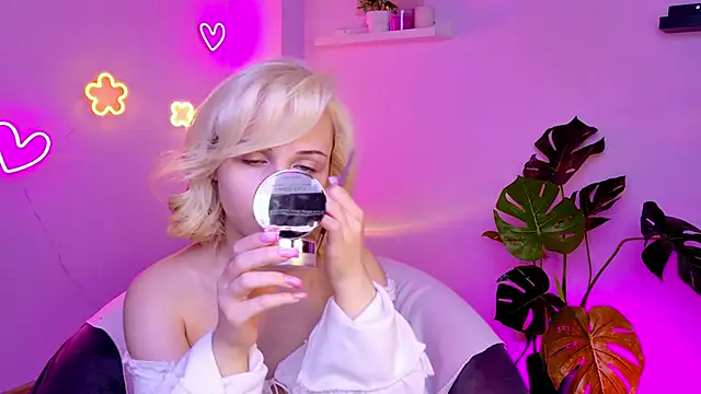 Charlotte Colinss online show from 03.15.26