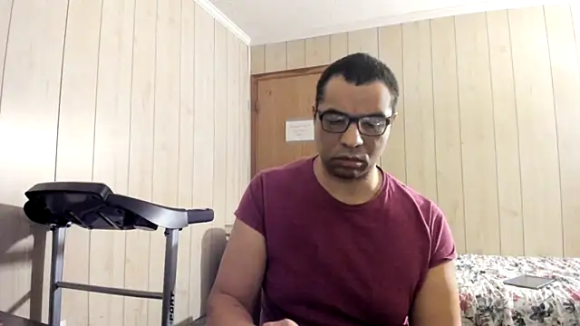 Snapshot of NaturalBeautyQueen chatting on 06.15.26 NaturalBeautyQueen online show from 06.15.26