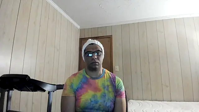 Snapshot of NaturalBeautyQueen chatting on 06.17.26 NaturalBeautyQueen online show from 06.17.26
