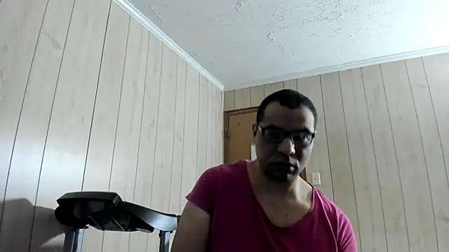 Snapshot of NaturalBeautyQueen chatting on 07.16.26 NaturalBeautyQueen online show from 07.16.26