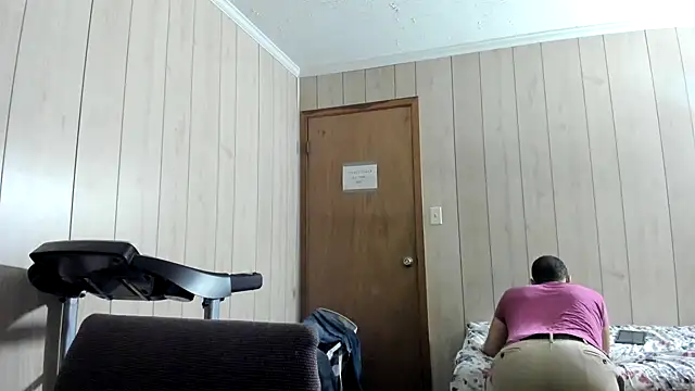 Snapshot of NaturalBeautyQueen chatting on 07.18.26 NaturalBeautyQueen online show from 07.18.26