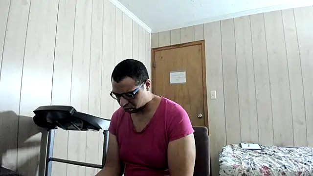 Snapshot of NaturalBeautyQueen chatting on 07.25.26 NaturalBeautyQueen online show from 07.25.26