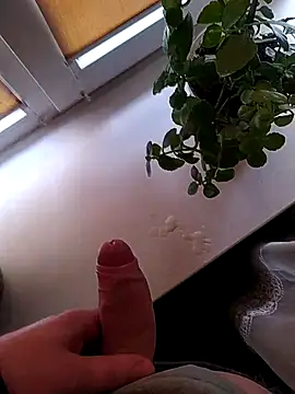 Mumuska online show from 10.18.25