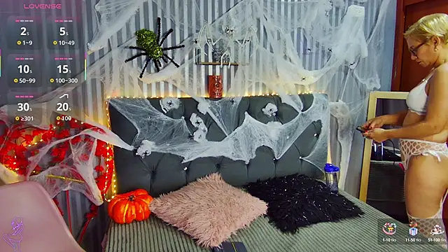 geminis milf online show from 10.28.25