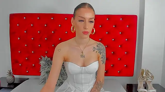 Snapshot of PleasureJasmine chatting on 11.24.25 PleasureJasmine online show from 11.24.25