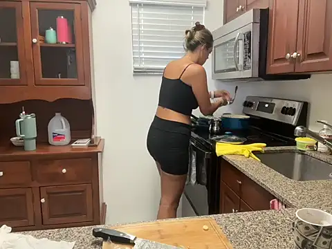 prettyykitty22 online show from 10.05.25