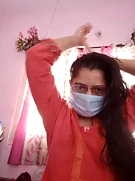 Snapshot of thanusi_2 chatting on 12.17.25 thanusi 2 online show from 12.17.25