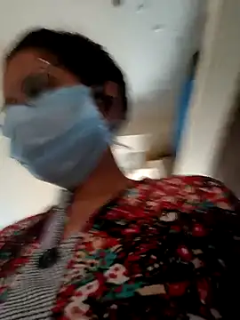 Snapshot of thanusi_2 chatting on 12.20.25 thanusi 2 online show from 12.20.25